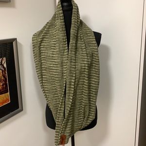 Missioni Green/ Tan Infiniti Scarf 🧣 Bought in Italy 🇮🇹 Women’s OS
